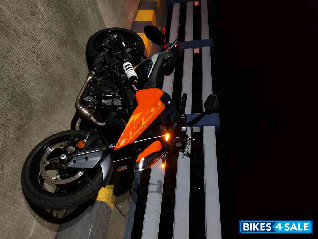 Electronic Orange KTM Duke 250 2024
