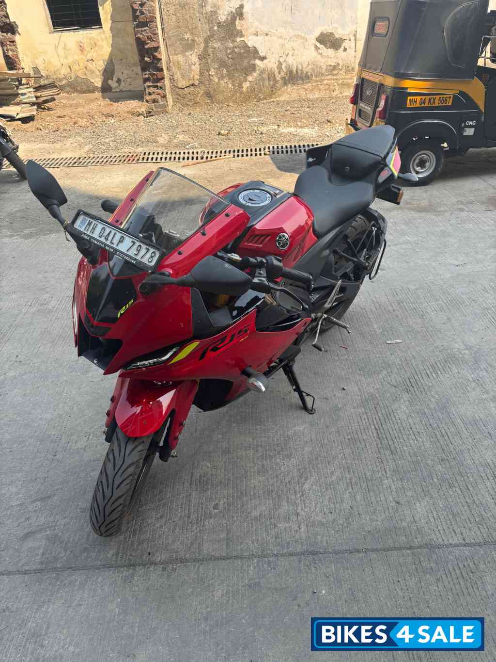 Yamaha R15 V4