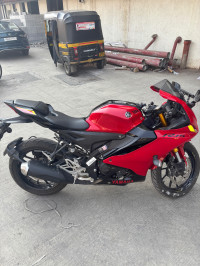 Yamaha R15 V4