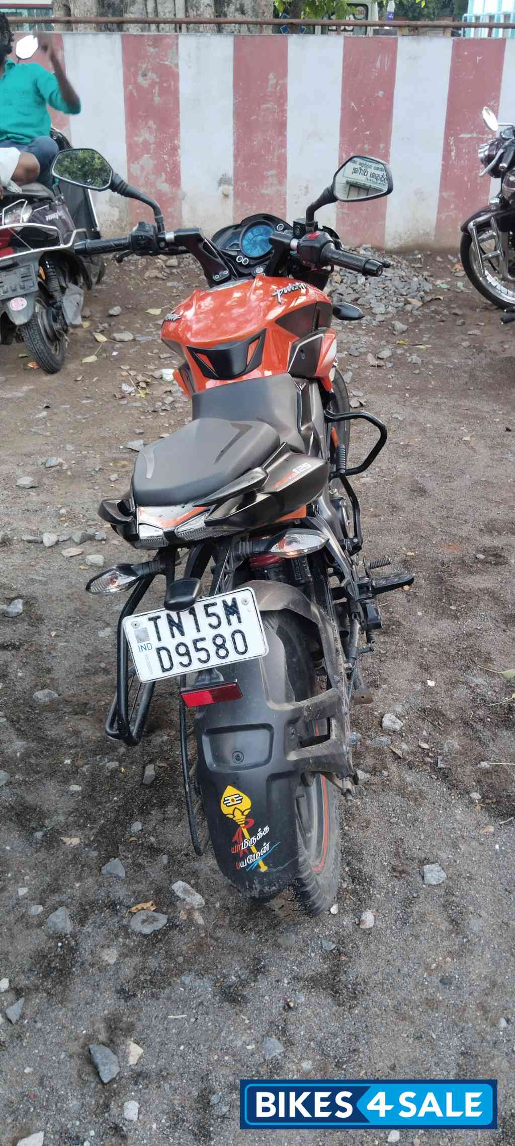 Orange Bajaj Pulsar NS 125