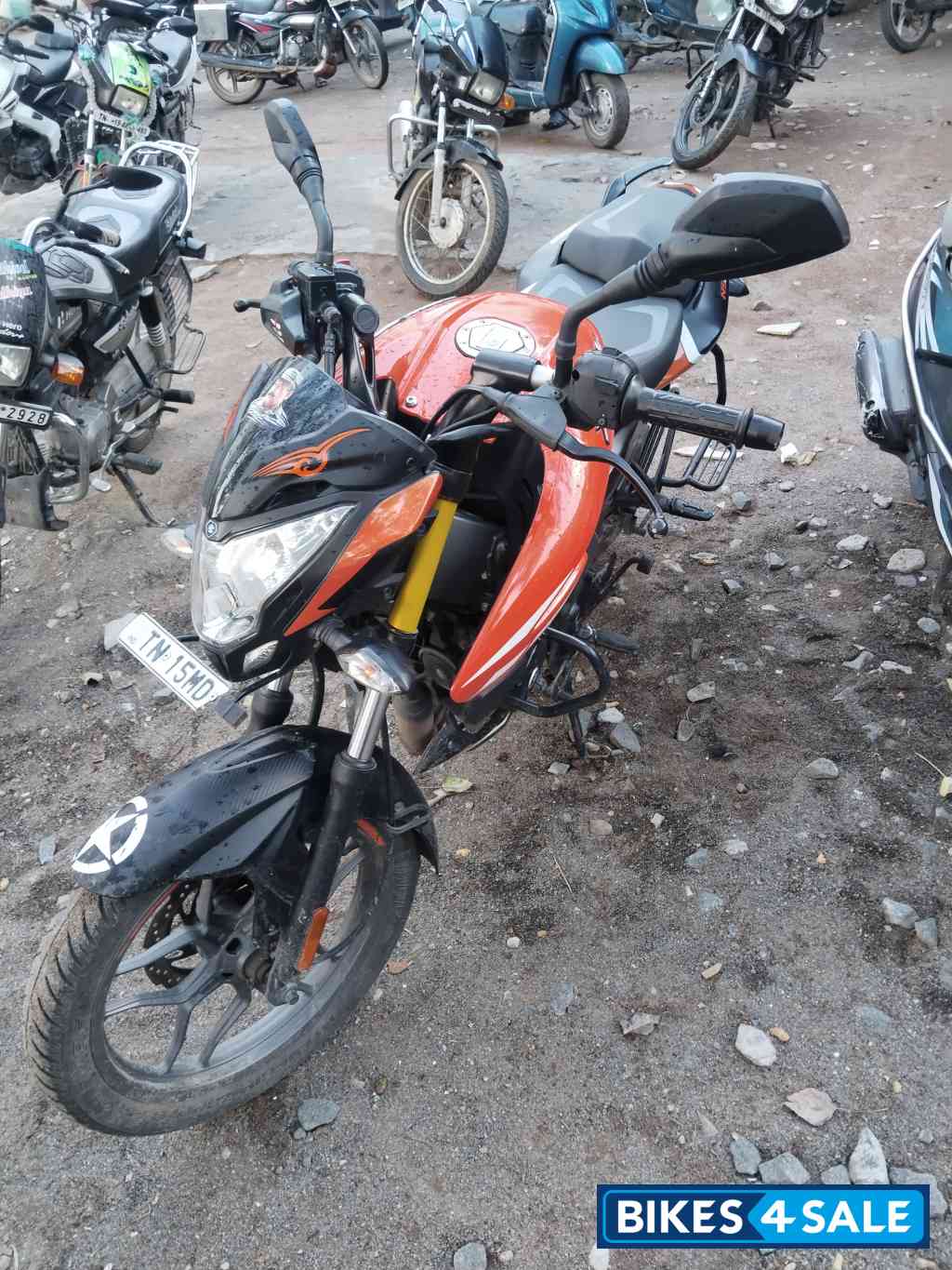 Orange Bajaj Pulsar NS 125