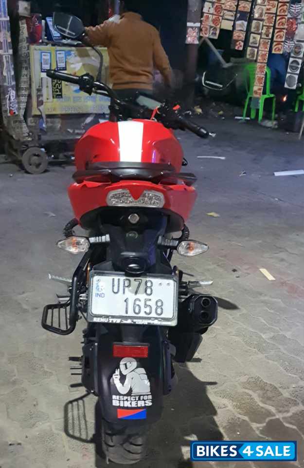 Red TVS Apache RTR 160 4V