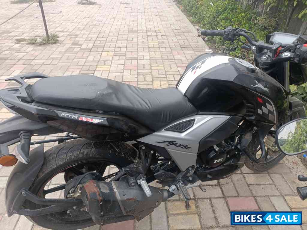 TVS Apache RTR 160 4V BS6