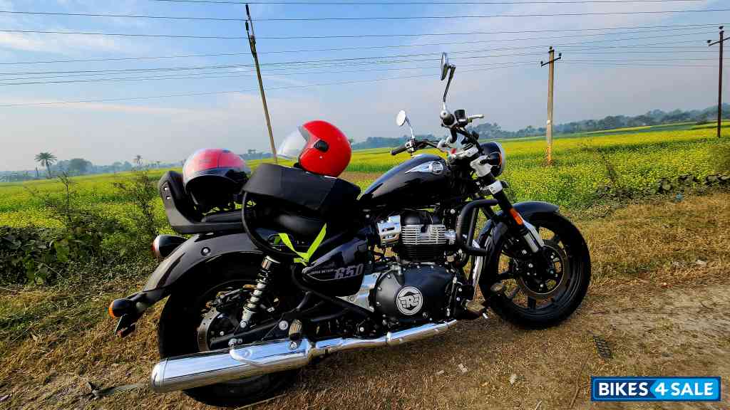 Black Royal Enfield Super Meteor 650