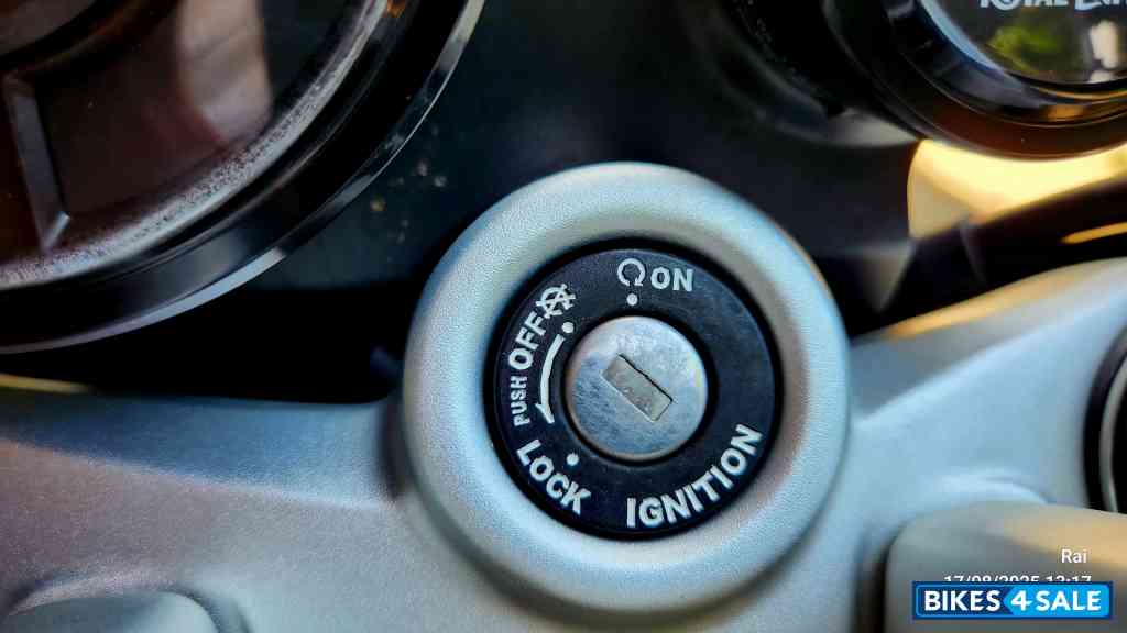 Black Royal Enfield Super Meteor 650