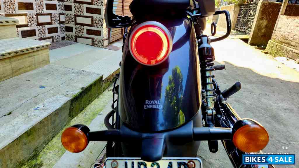 Black Royal Enfield Super Meteor 650