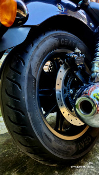 Black Royal Enfield Super Meteor 650