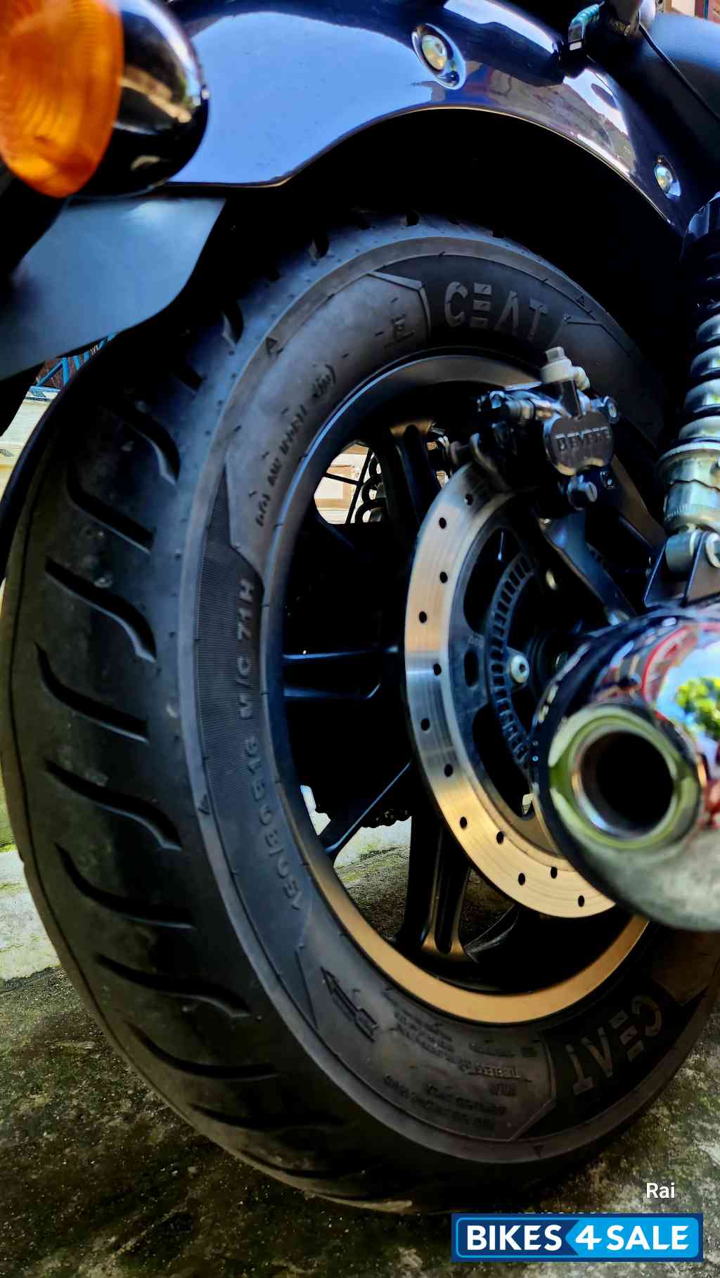 Black Royal Enfield Super Meteor 650