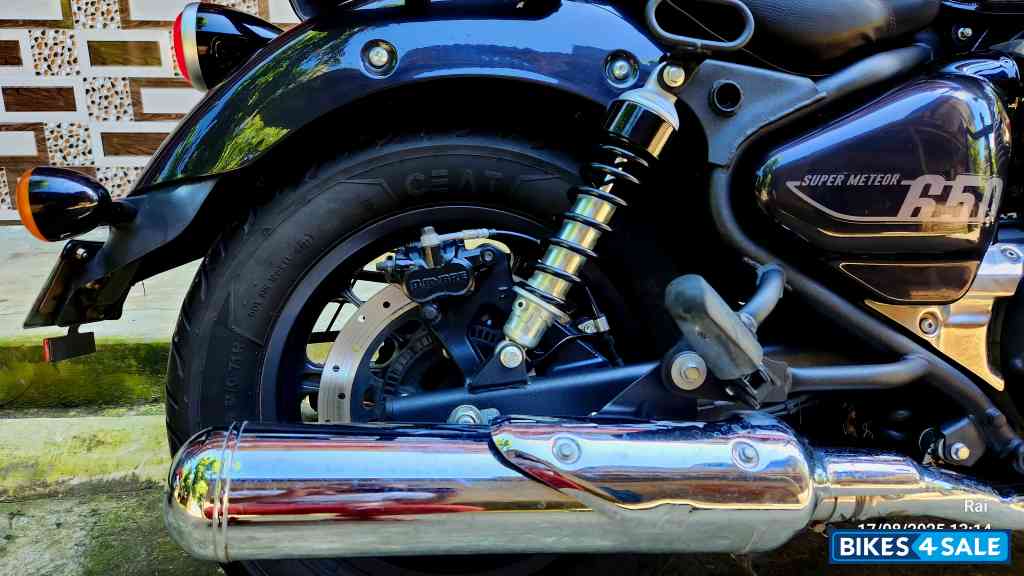 Black Royal Enfield Super Meteor 650