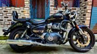 Black Royal Enfield Super Meteor 650