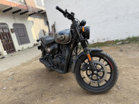 Dapper Gray Royal Enfield Hunter 350 Metro