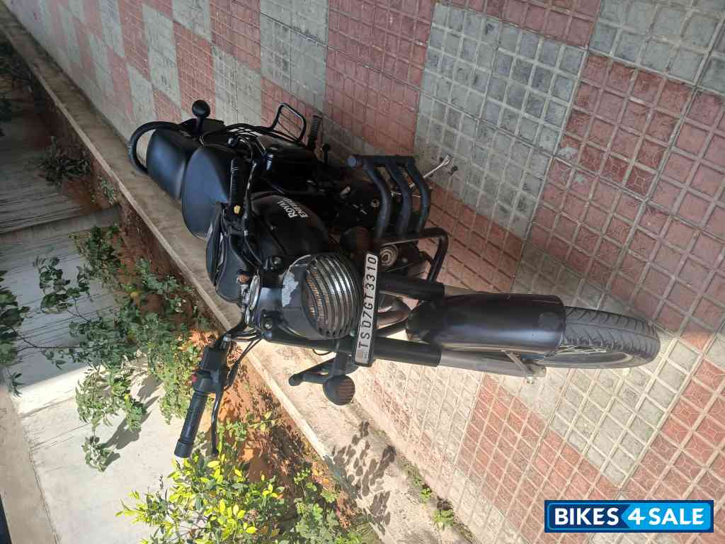 Royal Enfield Classic Stealth Black