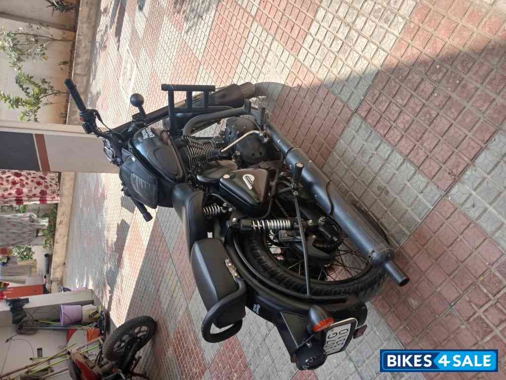 Royal Enfield Classic Stealth Black