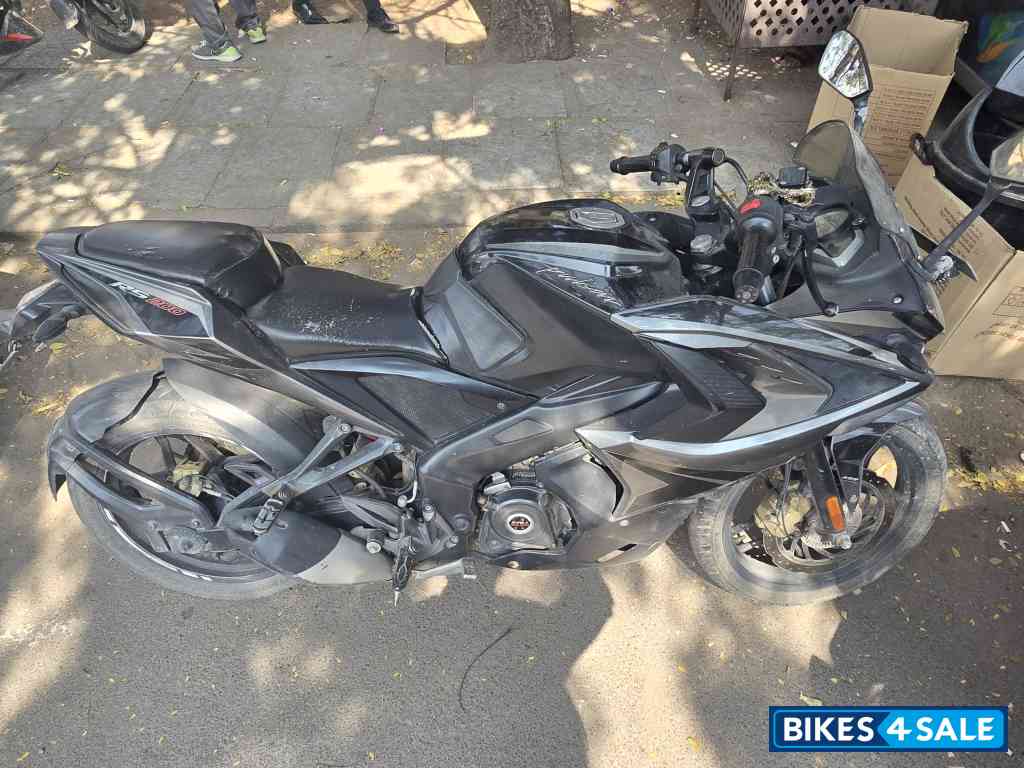 Bajaj Pulsar RS 200 BS6