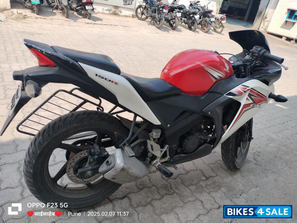 Sport Red Honda CBR 150R