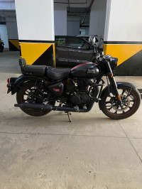 Royal Enfield Classic Stealth Black