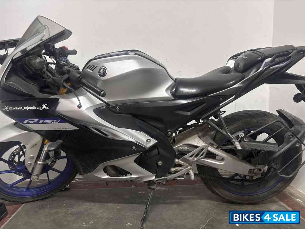 Yamaha R15M