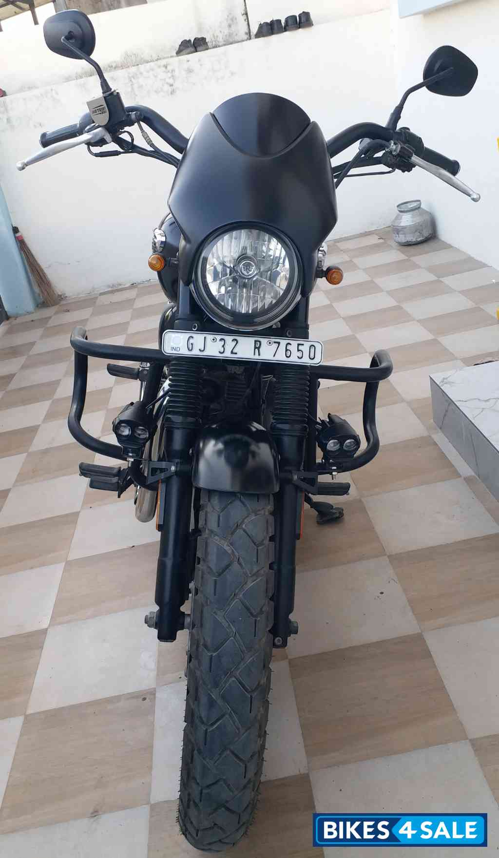 Royal Enfield Meteor 350 Stellar