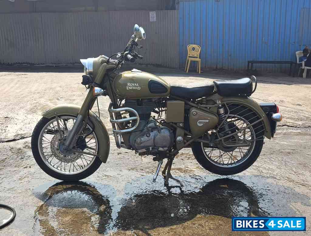 Desert Royal Enfield Classic Desert Storm