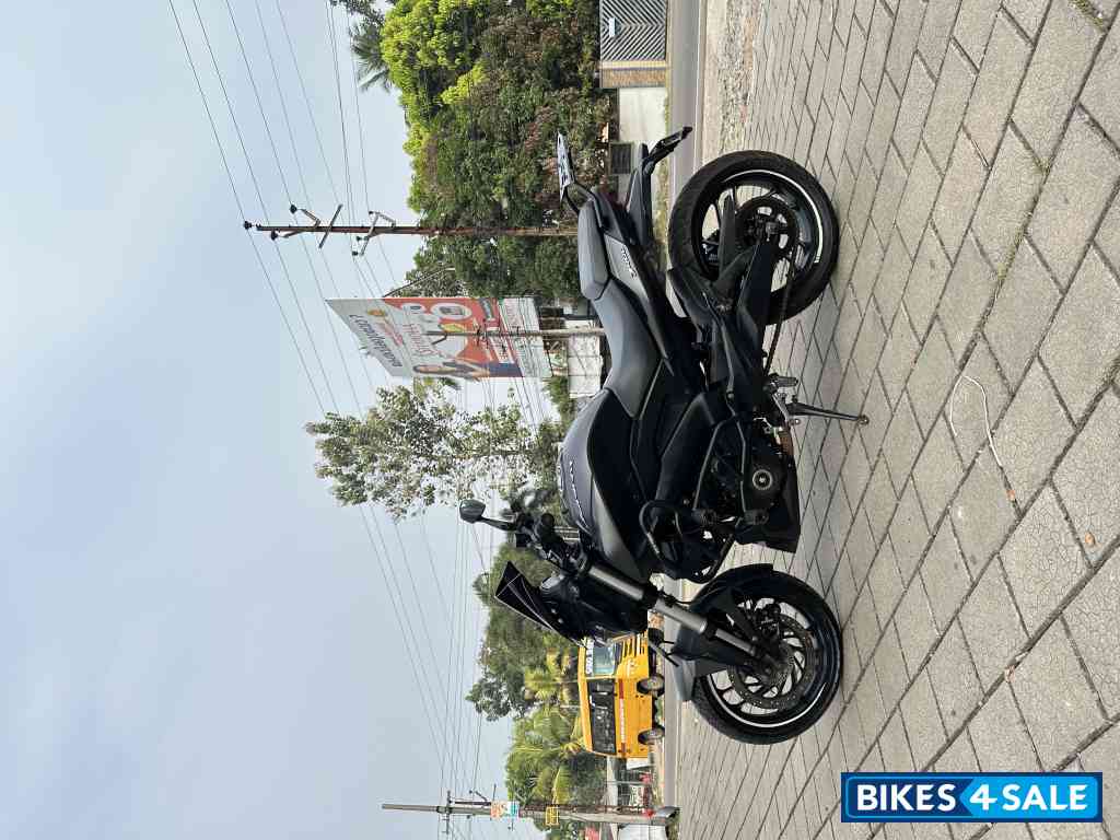 Charcoal Black Bajaj 2021 Dominar 400