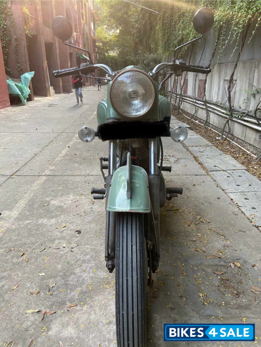 Green Royal Enfield Bullet 350 Green Royal Enfield Bullet 350