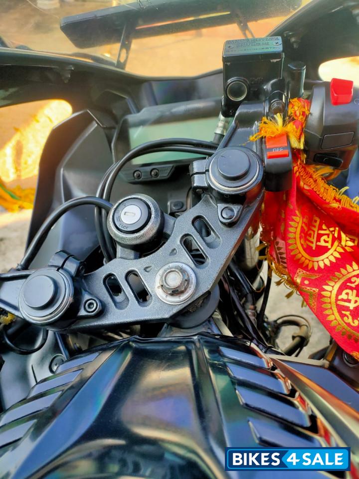 Mat Black Yamaha YZF R15 V3