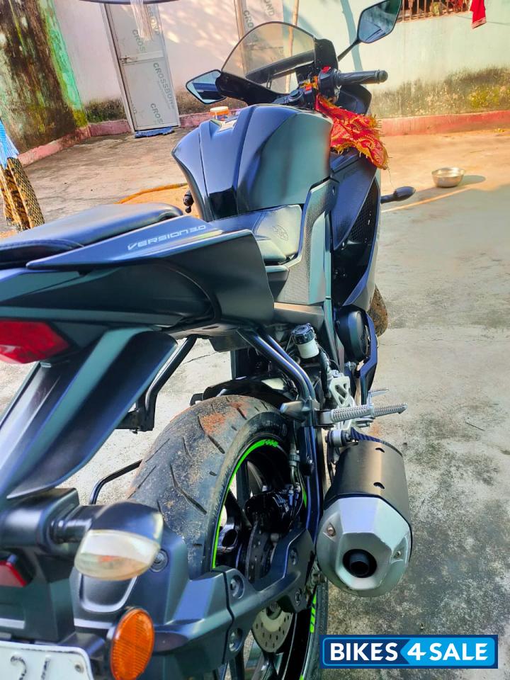 Mat Black Yamaha YZF R15 V3
