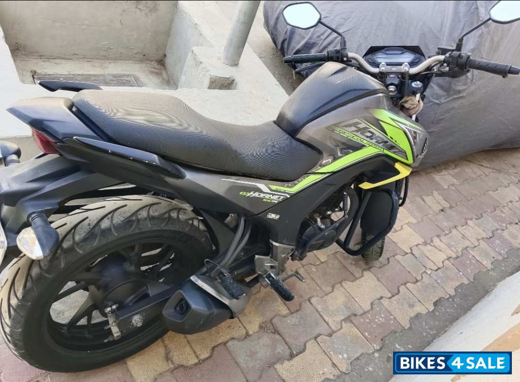 Honda CB Hornet 160R