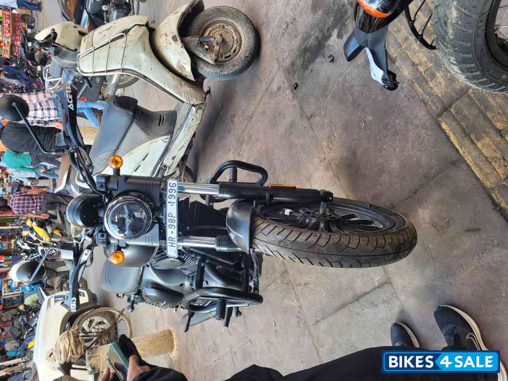 Shadow Grey Yezdi Roadster Dark Shadow Grey Yezdi Roadster Dark