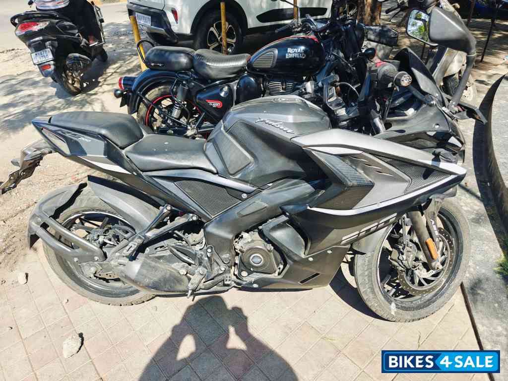 Bajaj Pulsar RS 200 BS6