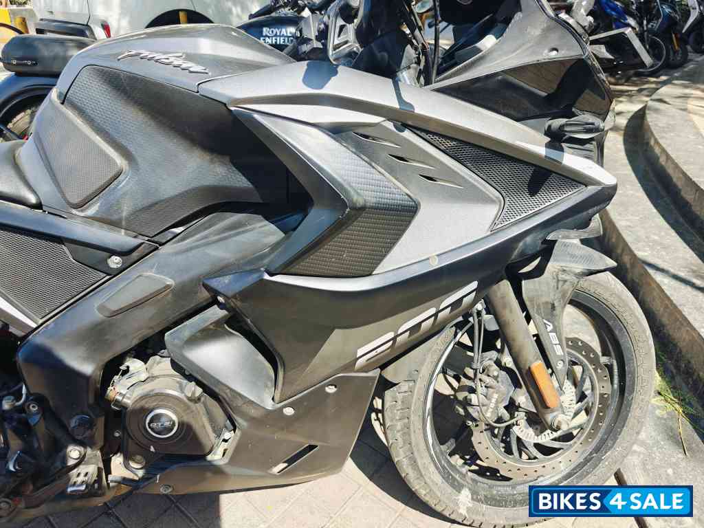 Bajaj Pulsar RS 200 BS6