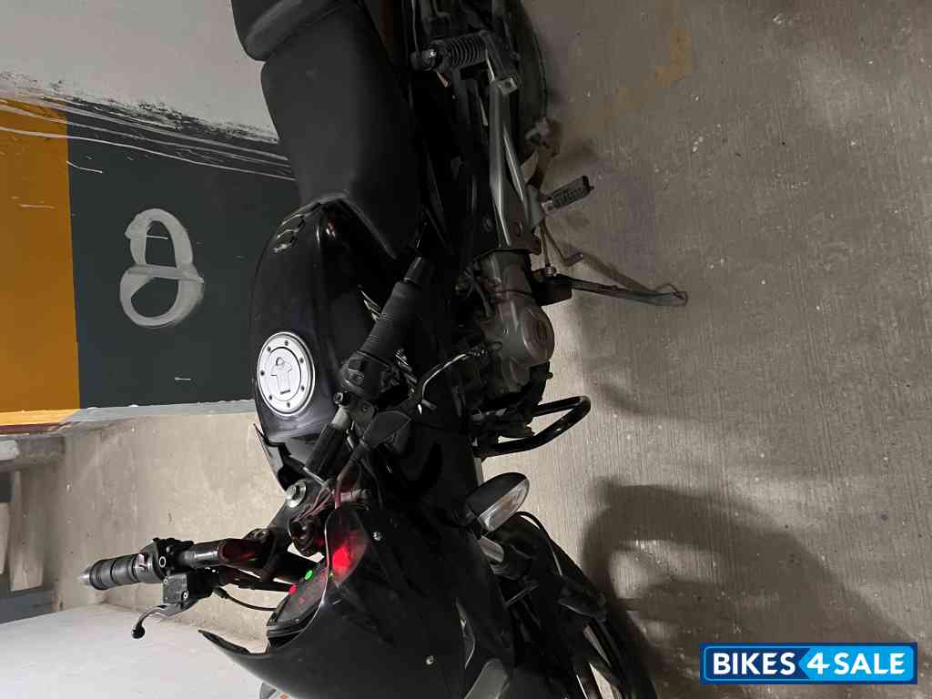 Black Bajaj Pulsar 180 DTSi
