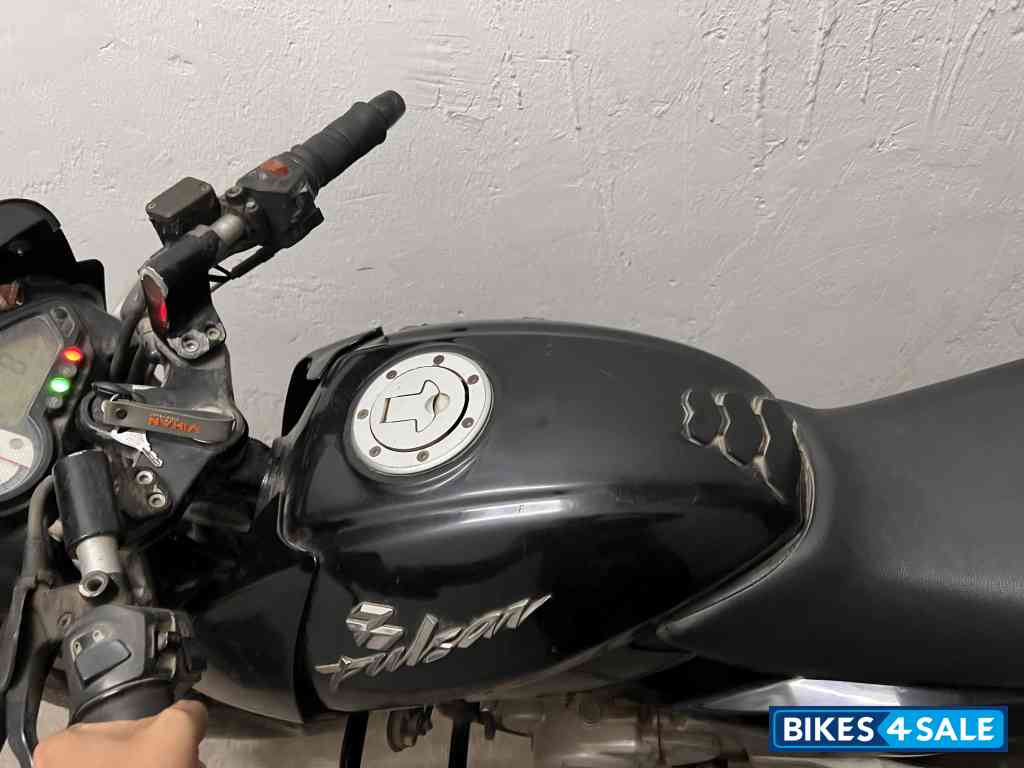 Black Bajaj Pulsar 180 DTSi