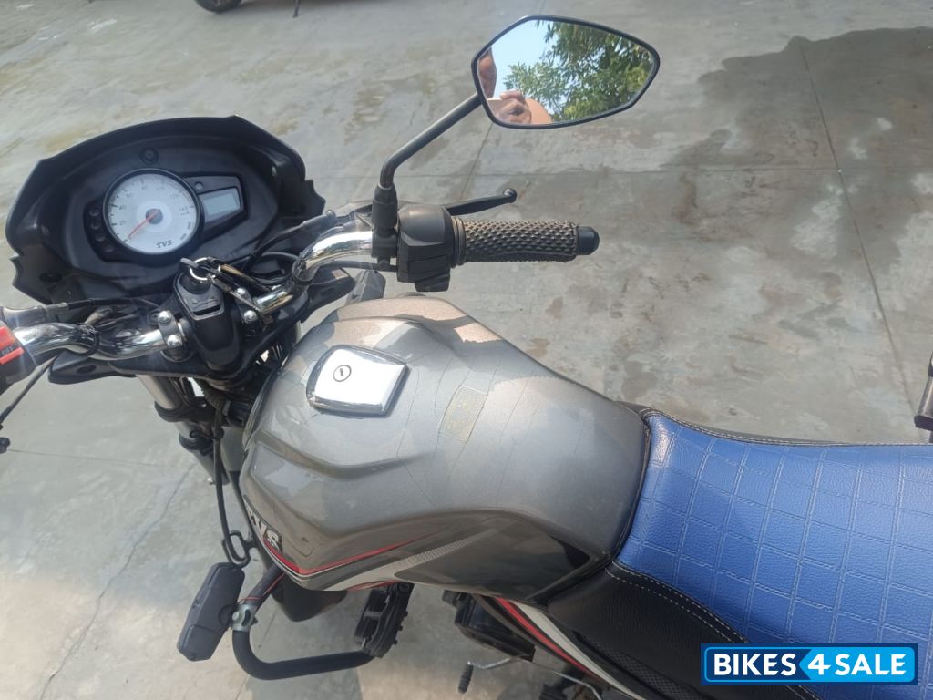 Grey TVS Star City Plus