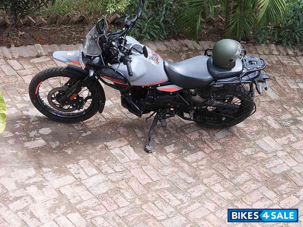 Salt Royal Enfield Himalayan 452