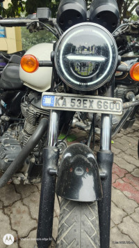 White Royal Enfield Thunderbird X 350