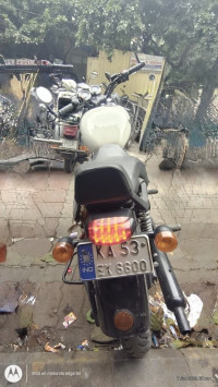 White Royal Enfield Thunderbird X 350