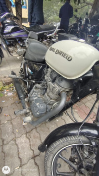 White Royal Enfield Thunderbird X 350