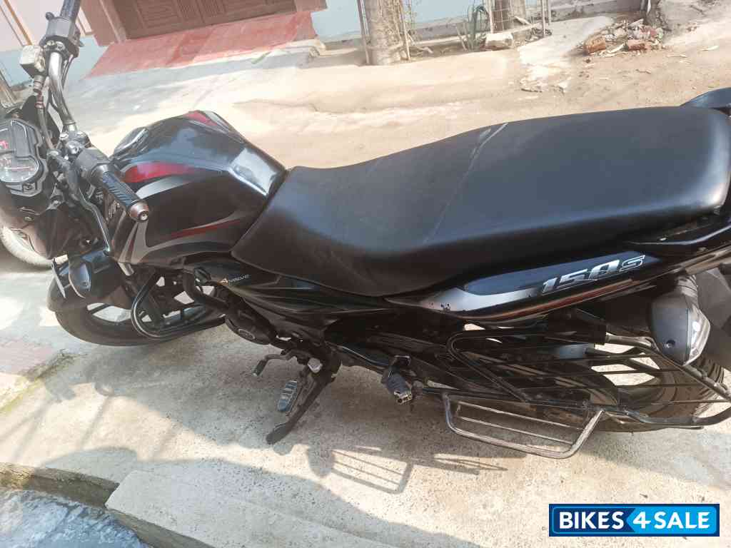 Bajaj Discover 150 S Bajaj Discover 150 S