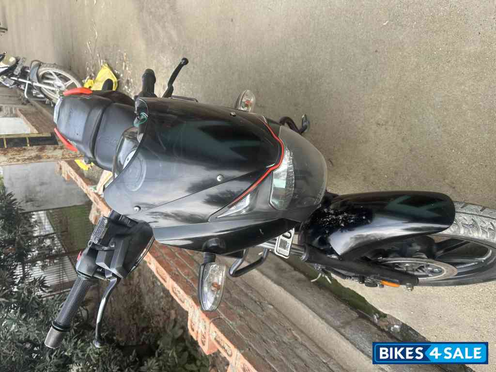 Bajaj Pulsar 125 Split Seat