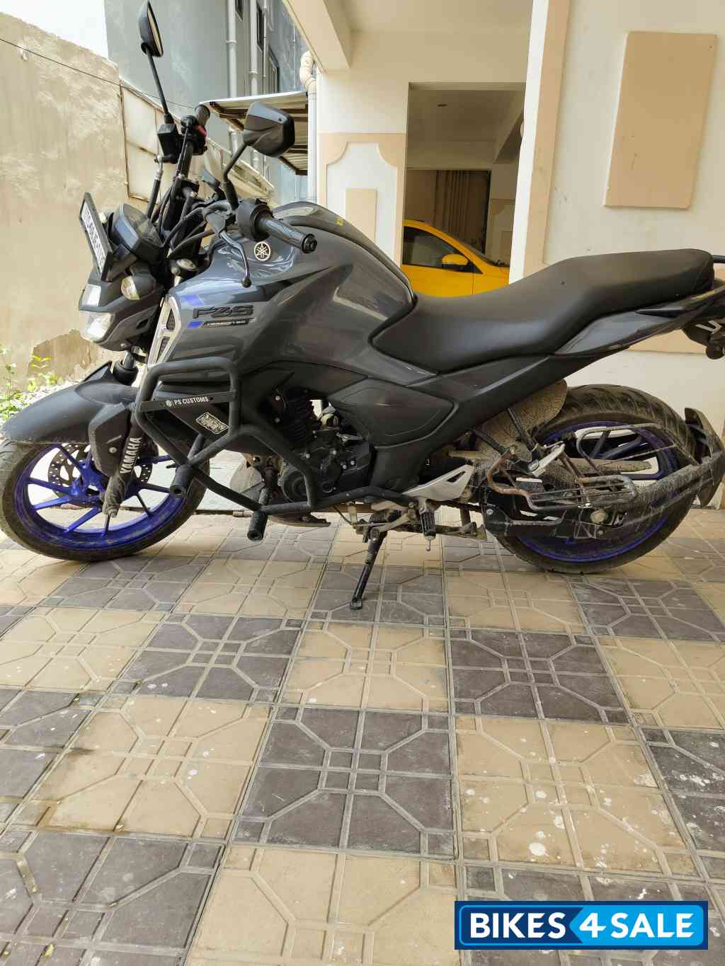 Grey With Blue Alloys Yamaha FZ-S FI V3 Grey With Blue Alloys Yamaha FZ-S FI V3