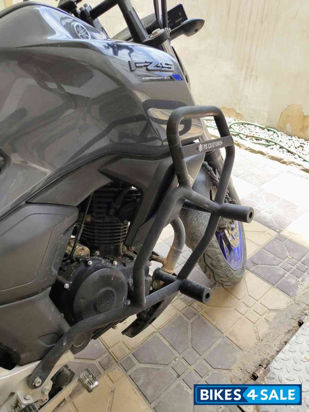 Grey With Blue Alloys Yamaha FZ-S FI V3 Grey With Blue Alloys Yamaha FZ-S FI V3