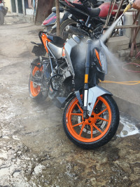 Silver Grey KTM Duke 200 ABS