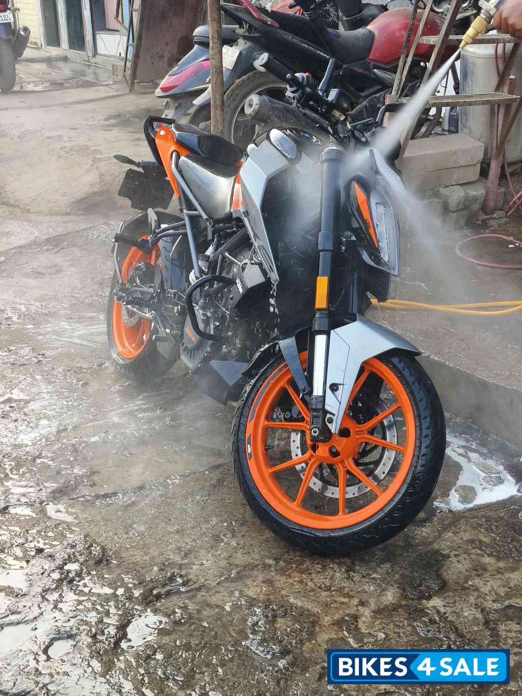 Silver Grey KTM Duke 200 ABS