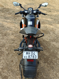Black KTM RC 200