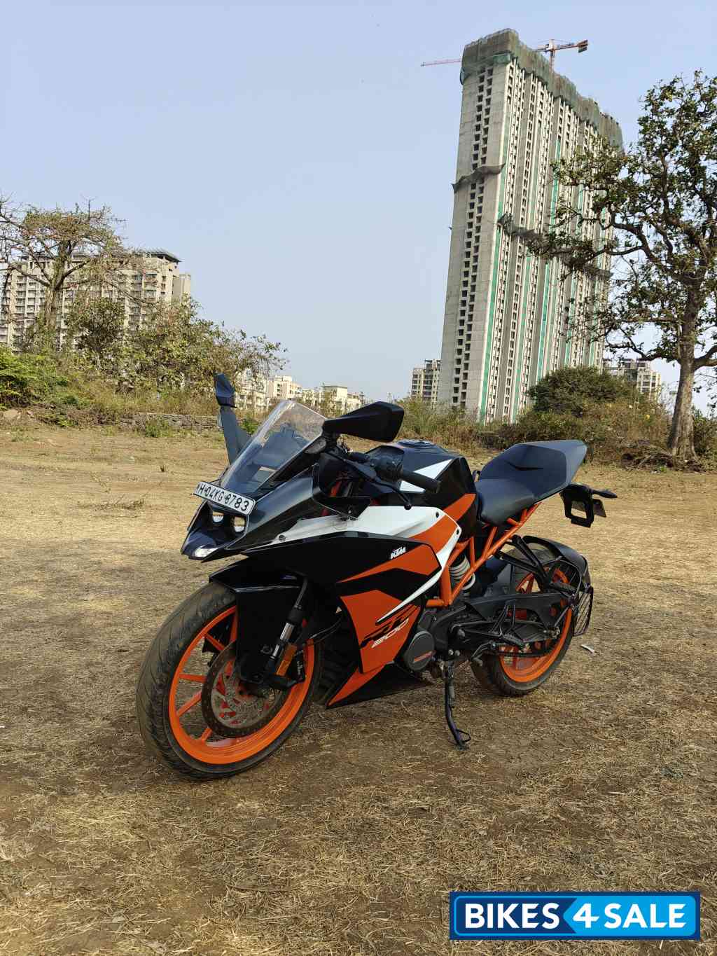 Black KTM RC 200