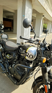 Rebel Black Royal Enfield Hunter 350 Metro