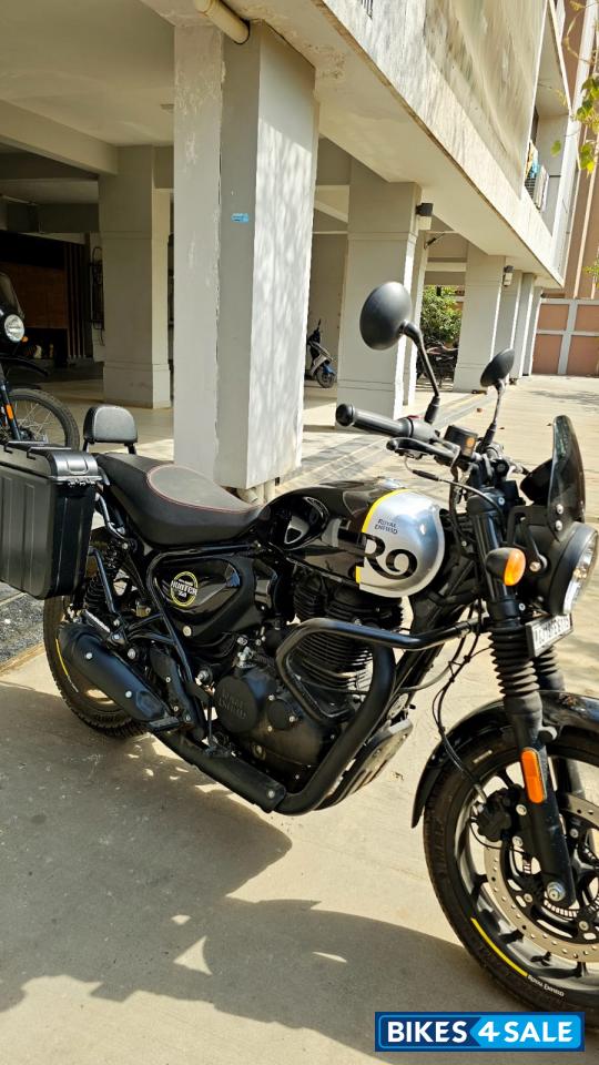Rebel Black Royal Enfield Hunter 350 Metro