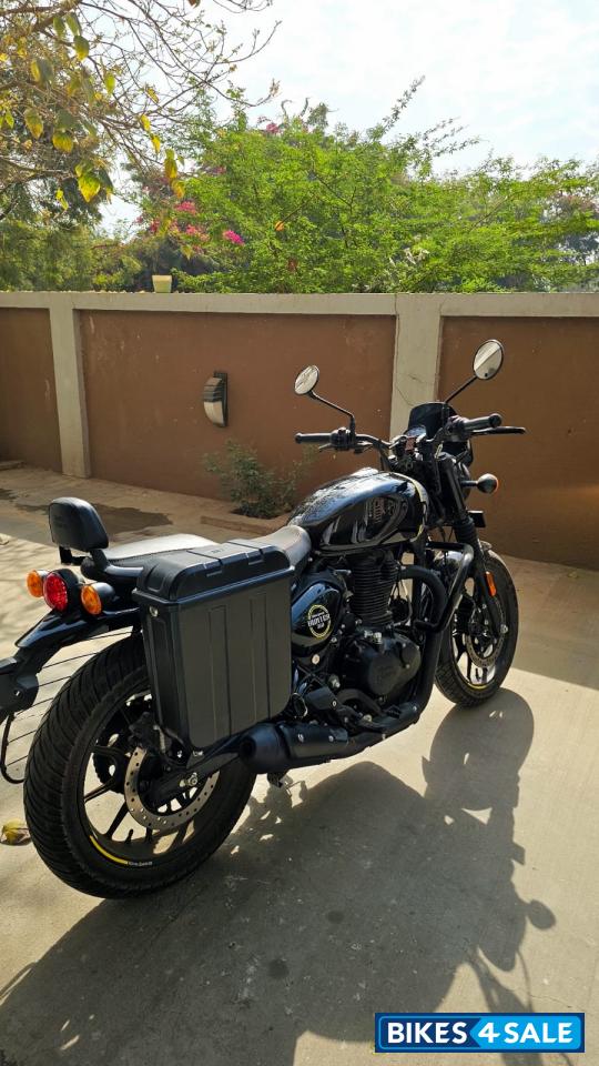Rebel Black Royal Enfield Hunter 350 Metro