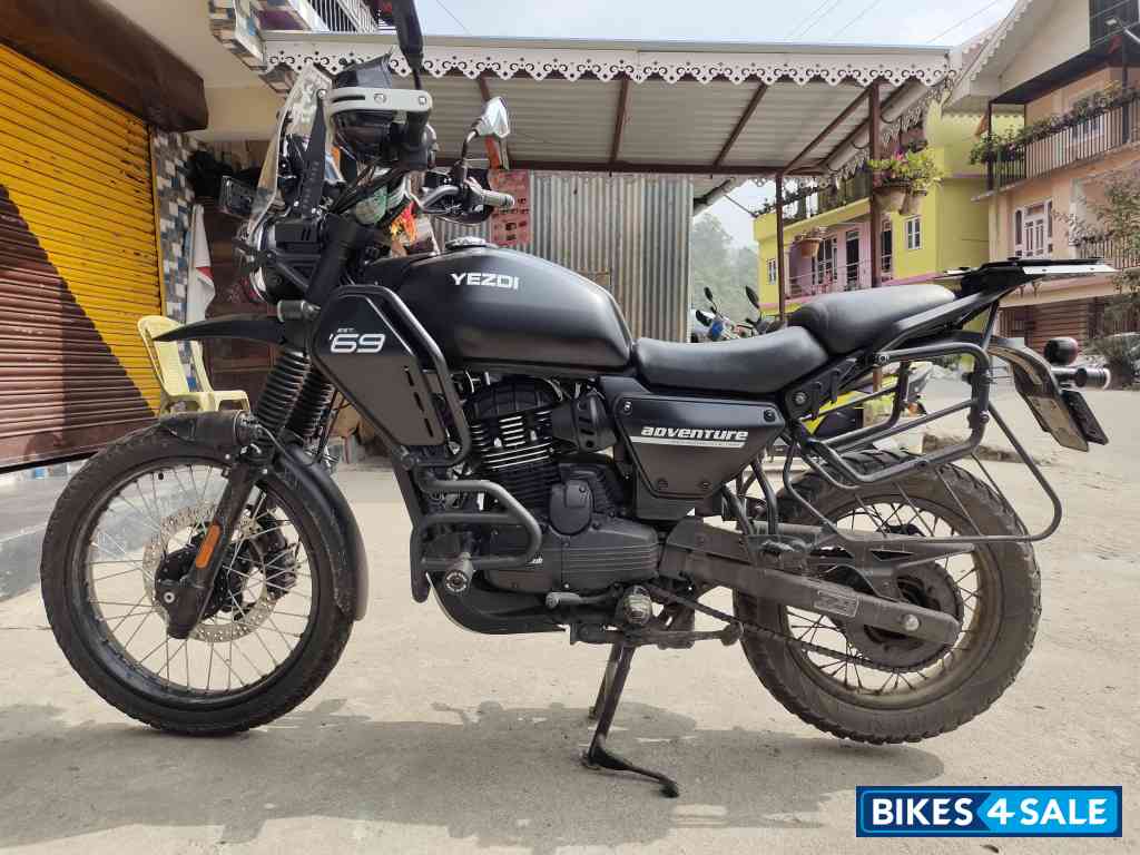 Tornado Black Yezdi Adventure Matte 2024